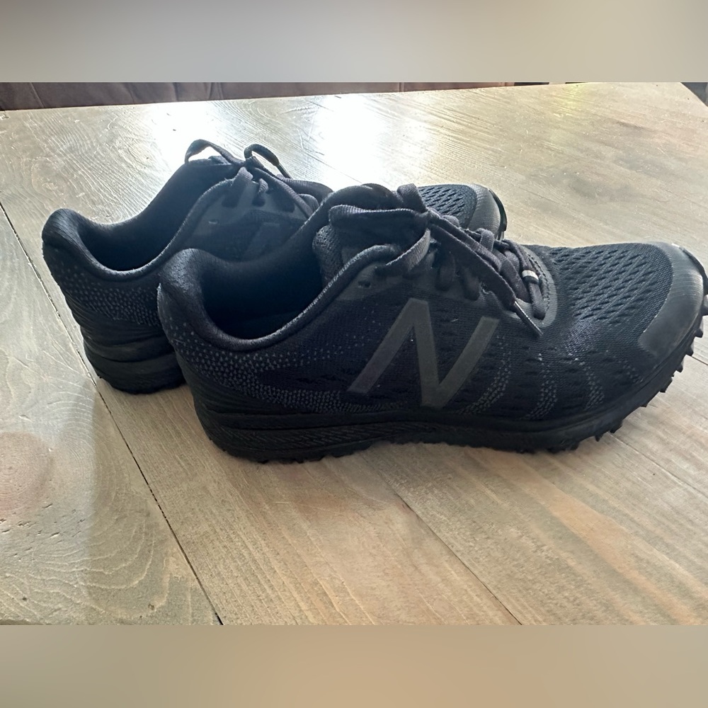 New Balance slip resistance shoes for work .